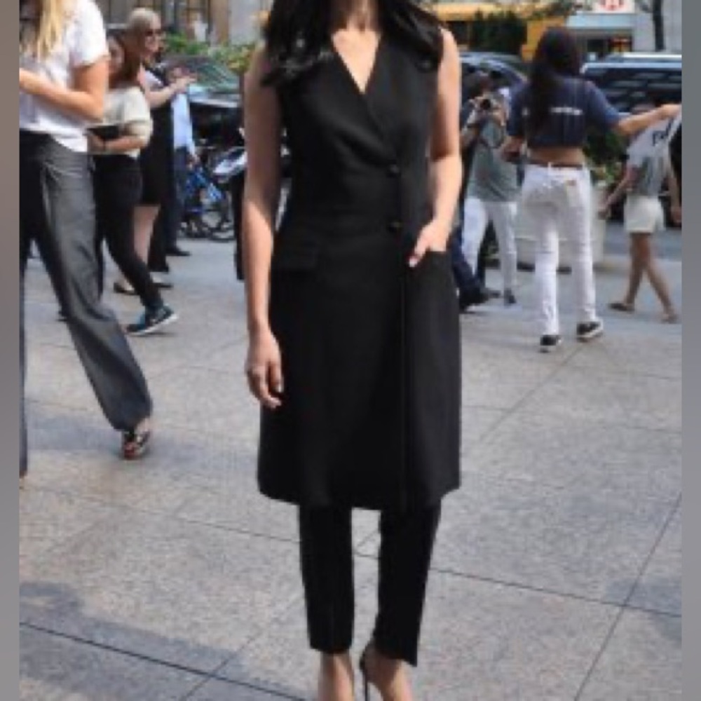 BOSS SLEEVELESS BLACK VEST DRESS SIZE US 6